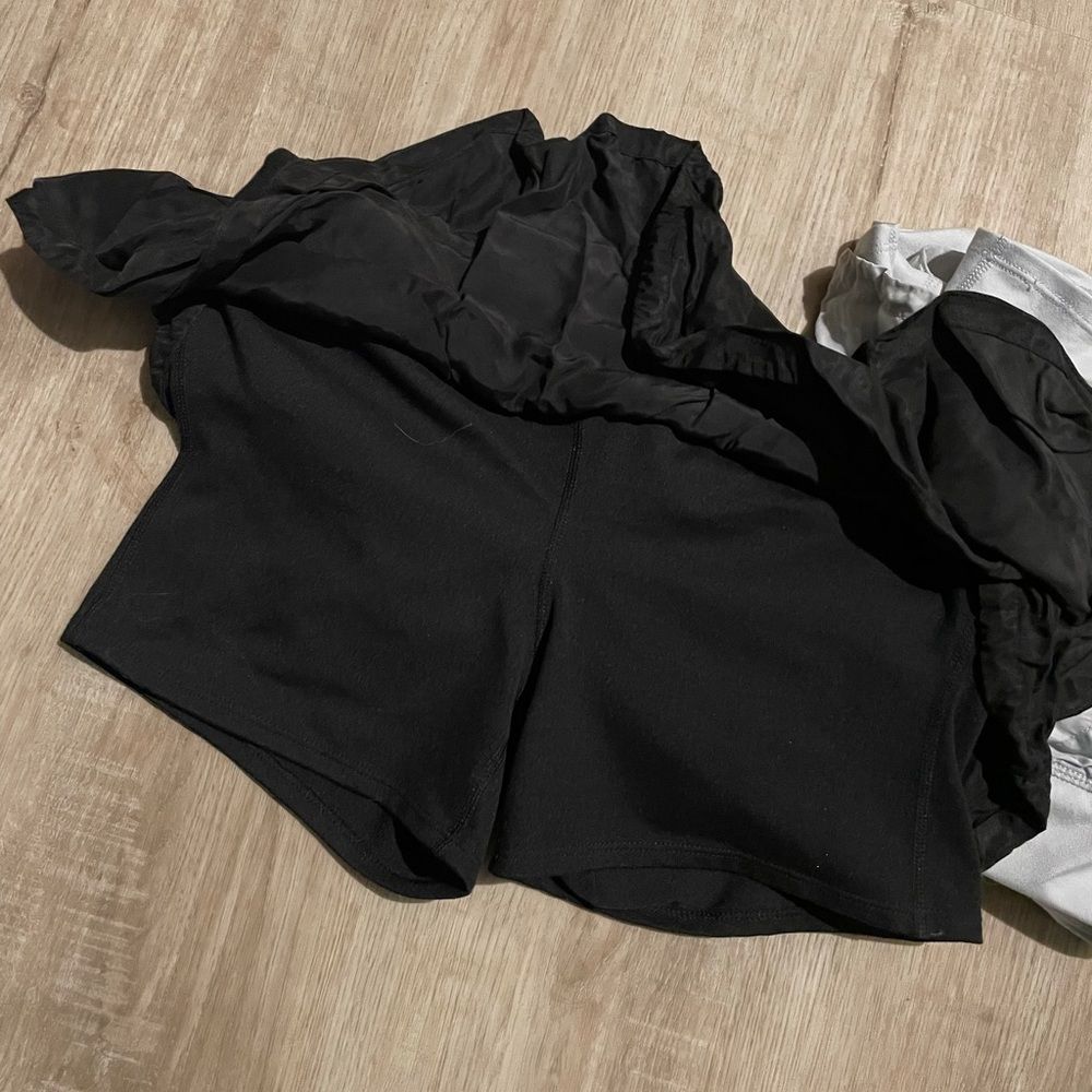 Bundle of 3 Athleta women's fitness skorts; Skirts w/ compression shorts NWOT XS - Picture 3 of 12